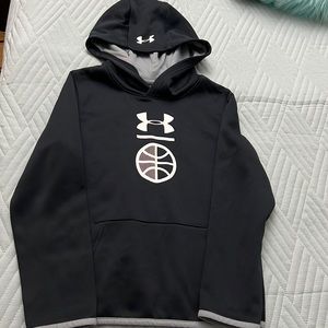 Under armour hoodie boys girls size small